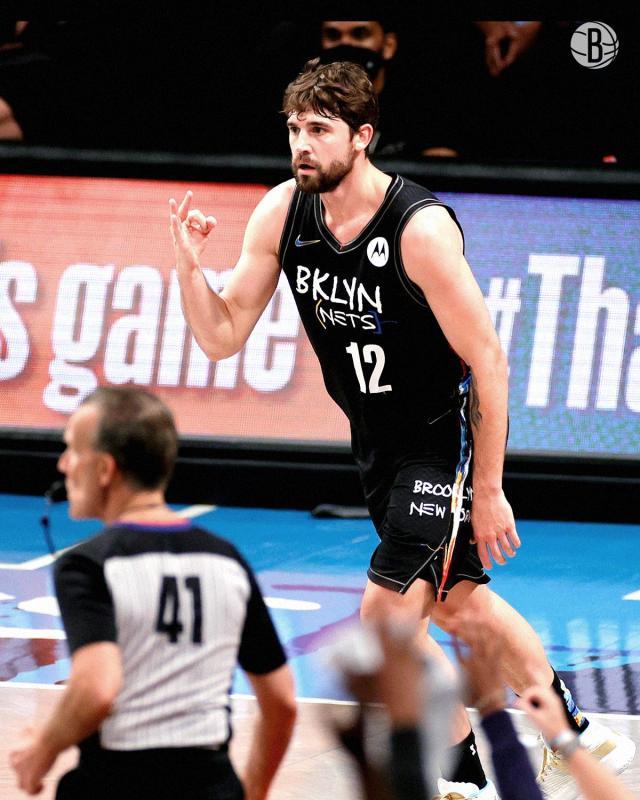 世界杯直播平台-7记三分掀篮网进攻狂潮 第四巨头令绿军无力招架